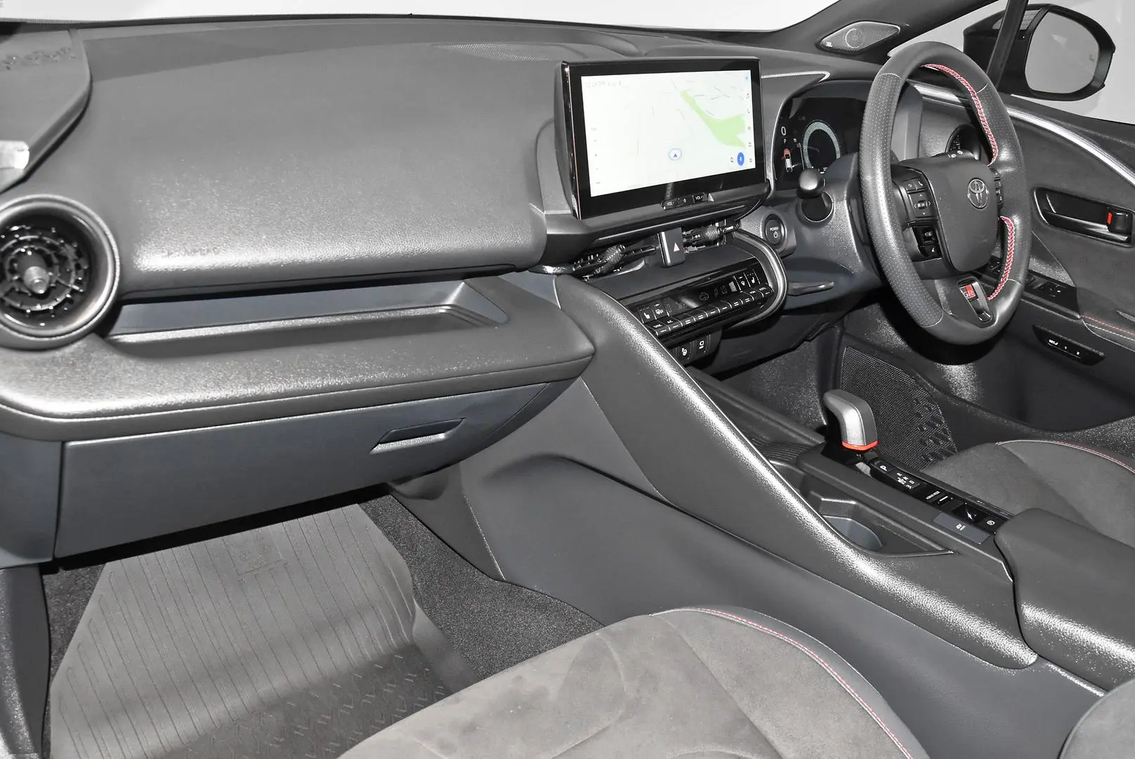 2025 Toyota C-HR Gallery Image 17