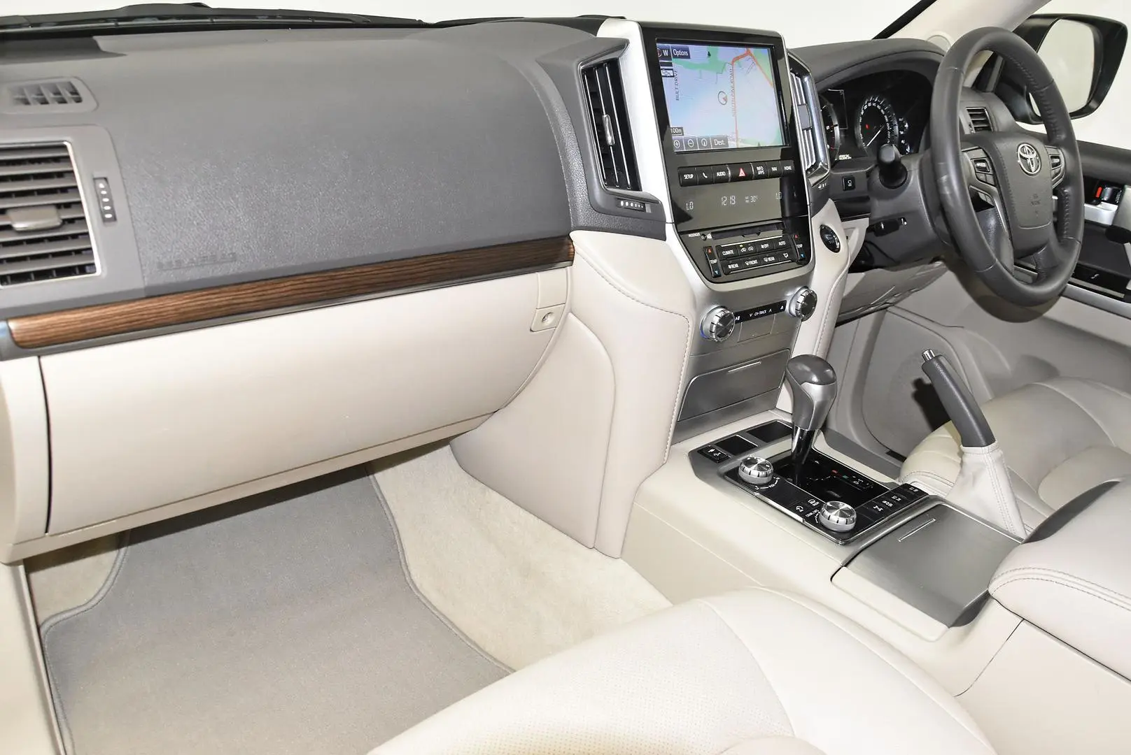 2019 Toyota Landcruiser Gallery Image 15