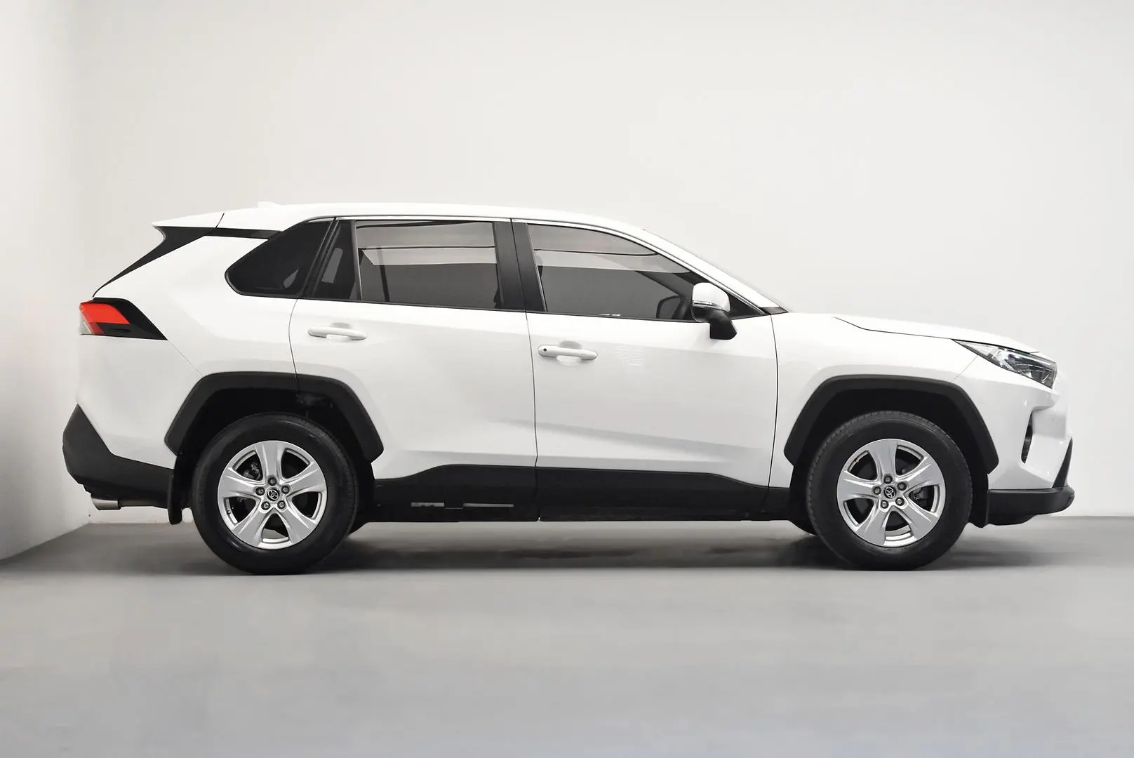 2020 Toyota RAV4 Gallery Image 3