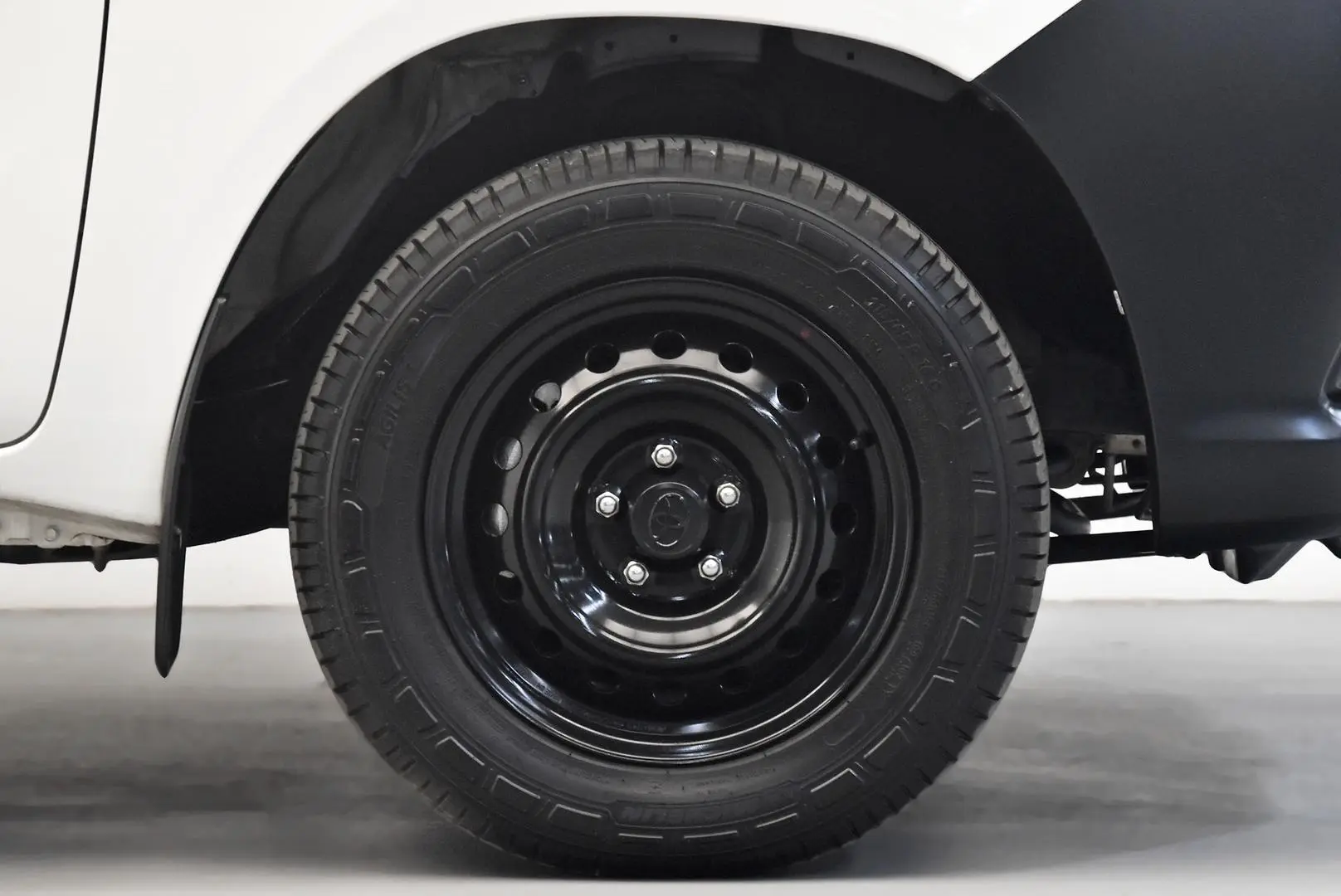 2021 Toyota Hilux Gallery Image 19