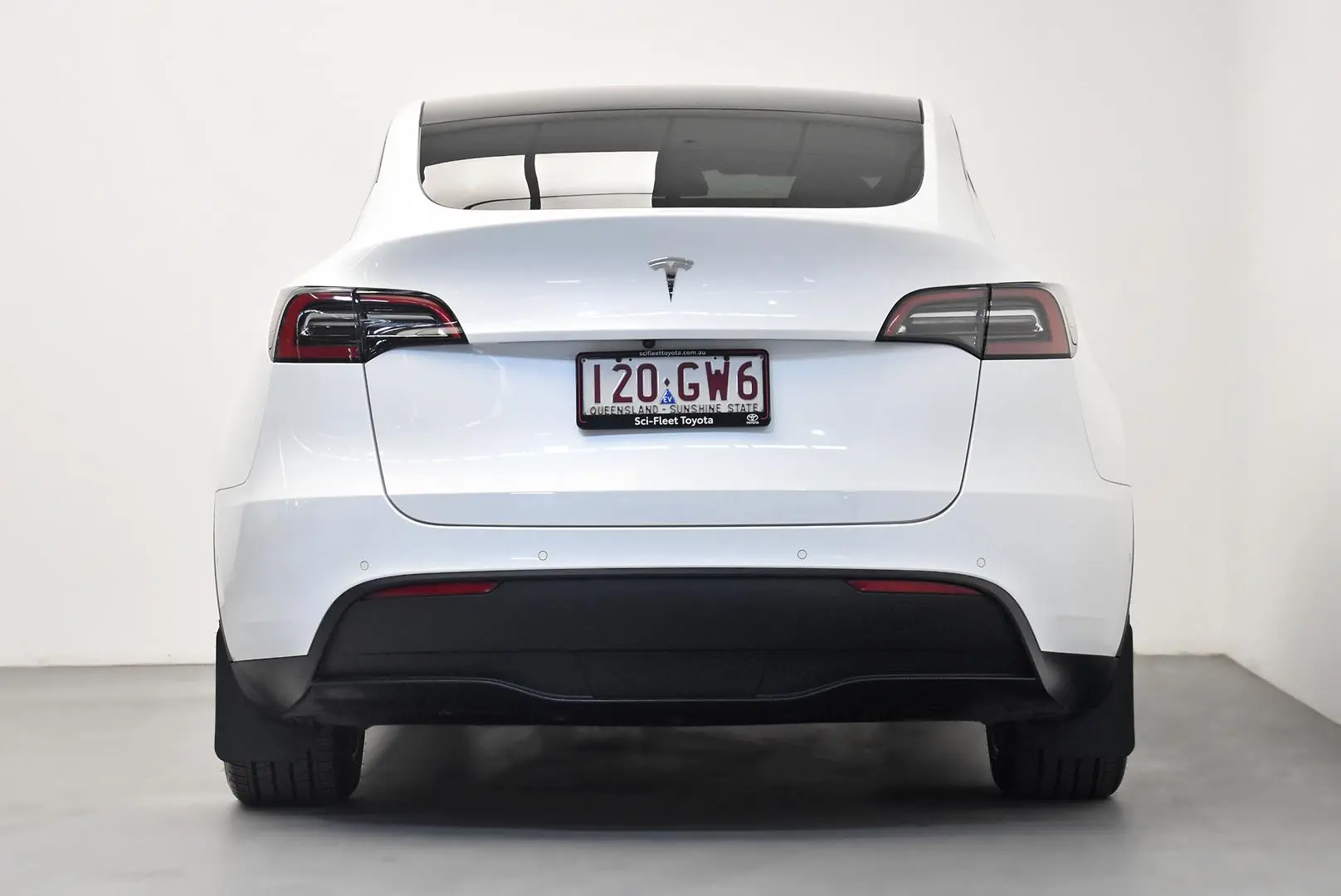 2023 Tesla Model Y Gallery Image 5