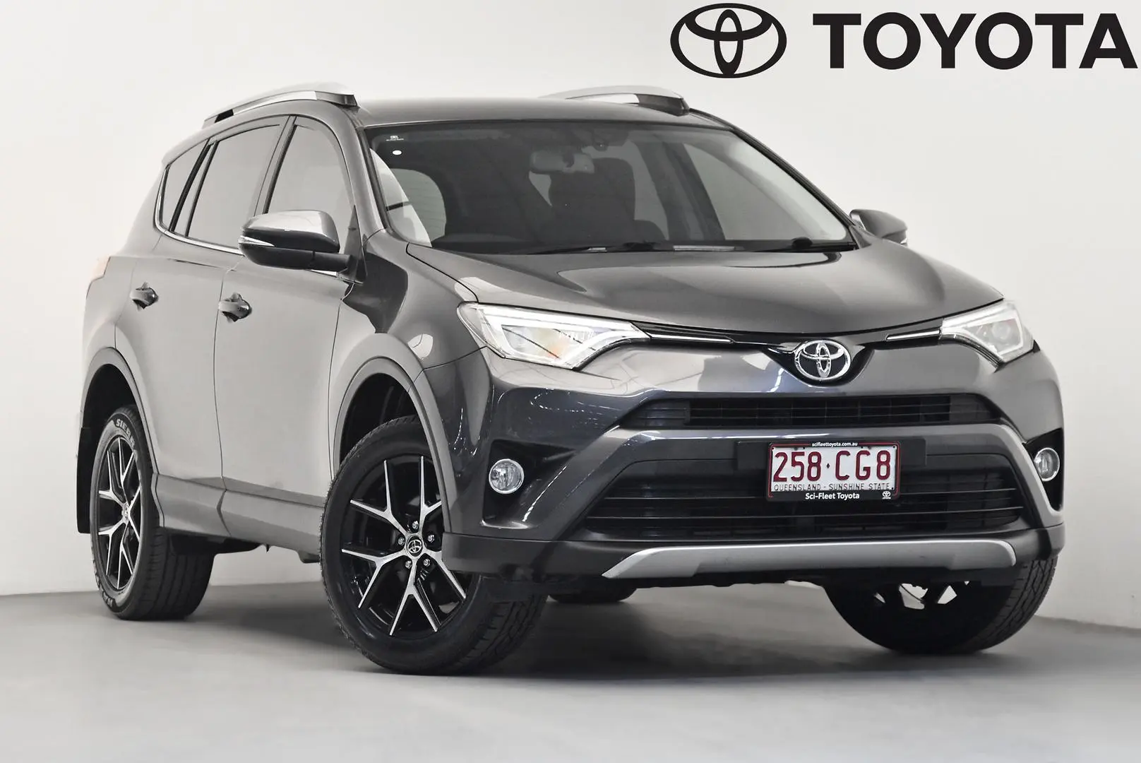 2017 Toyota RAV4 Gallery Image 1