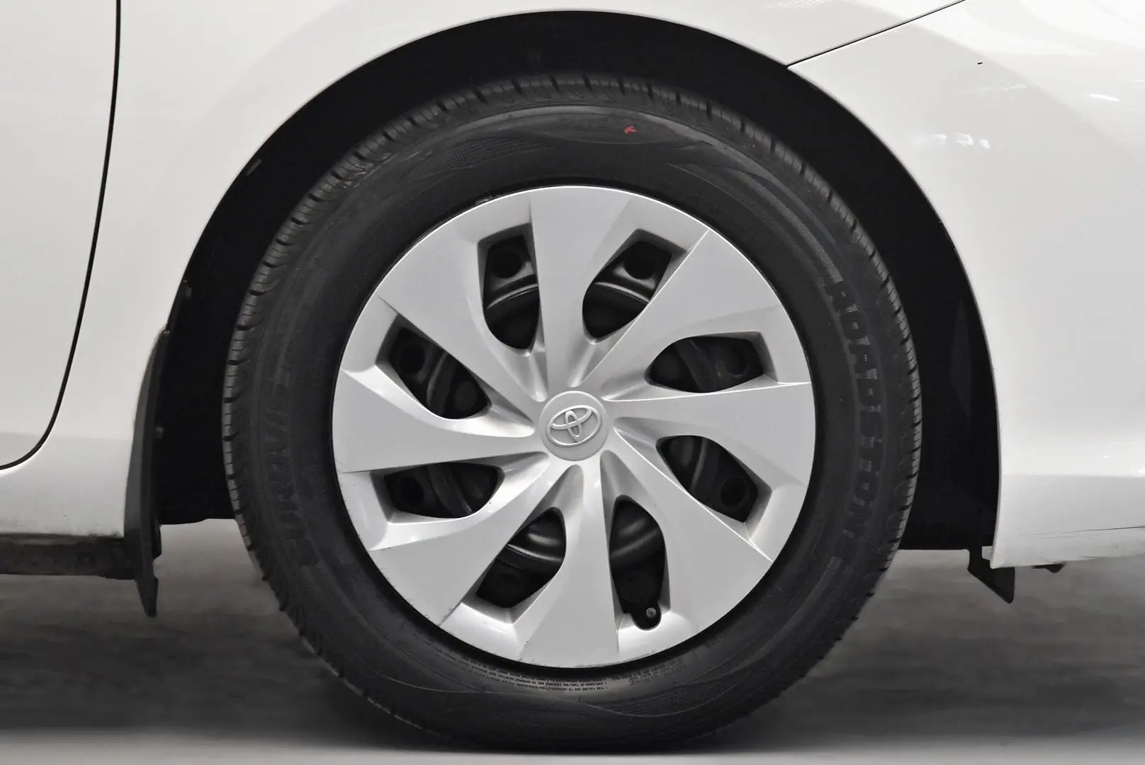 2015 Toyota Corolla Gallery Image 22