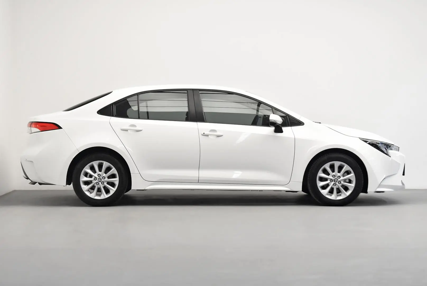 2021 Toyota Corolla Gallery Image 3