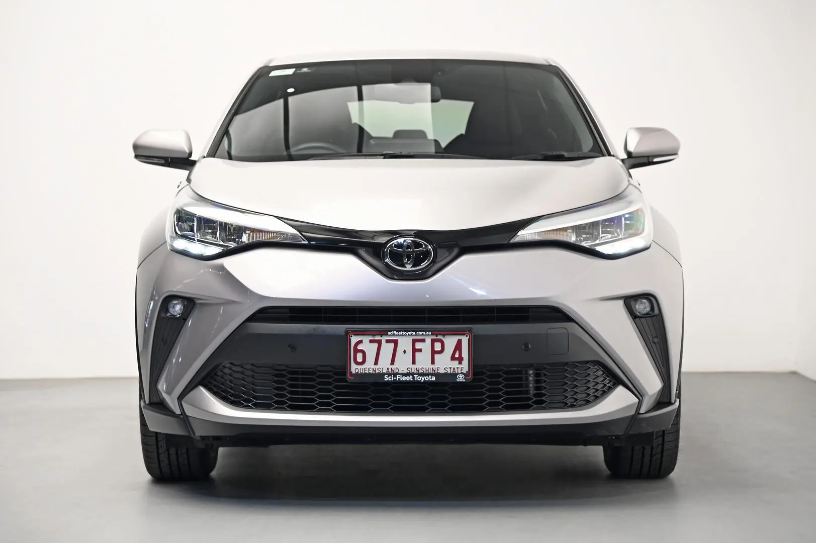 2022 Toyota C-HR Image 2