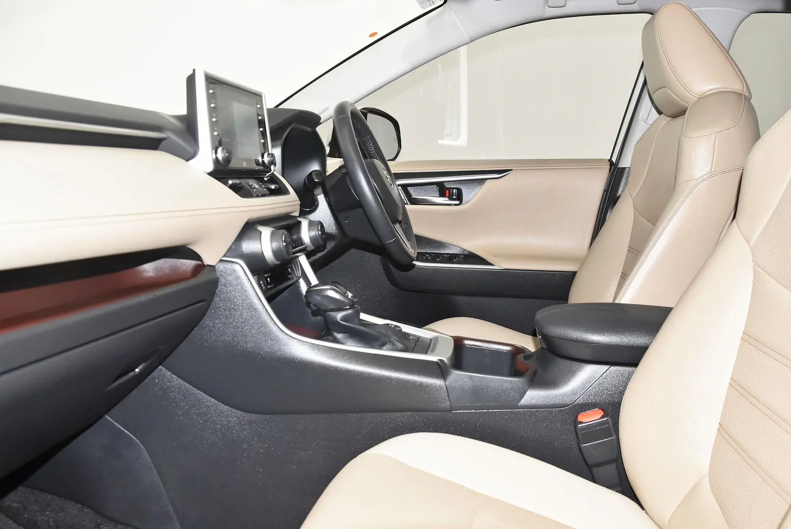 2022 Toyota RAV4 Gallery Image 18