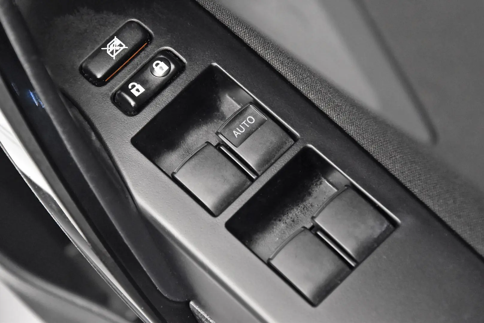 2015 Toyota Corolla Gallery Image 9