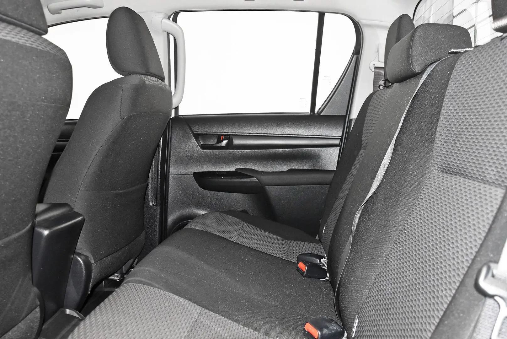 2021 Toyota Hilux Gallery Image 18