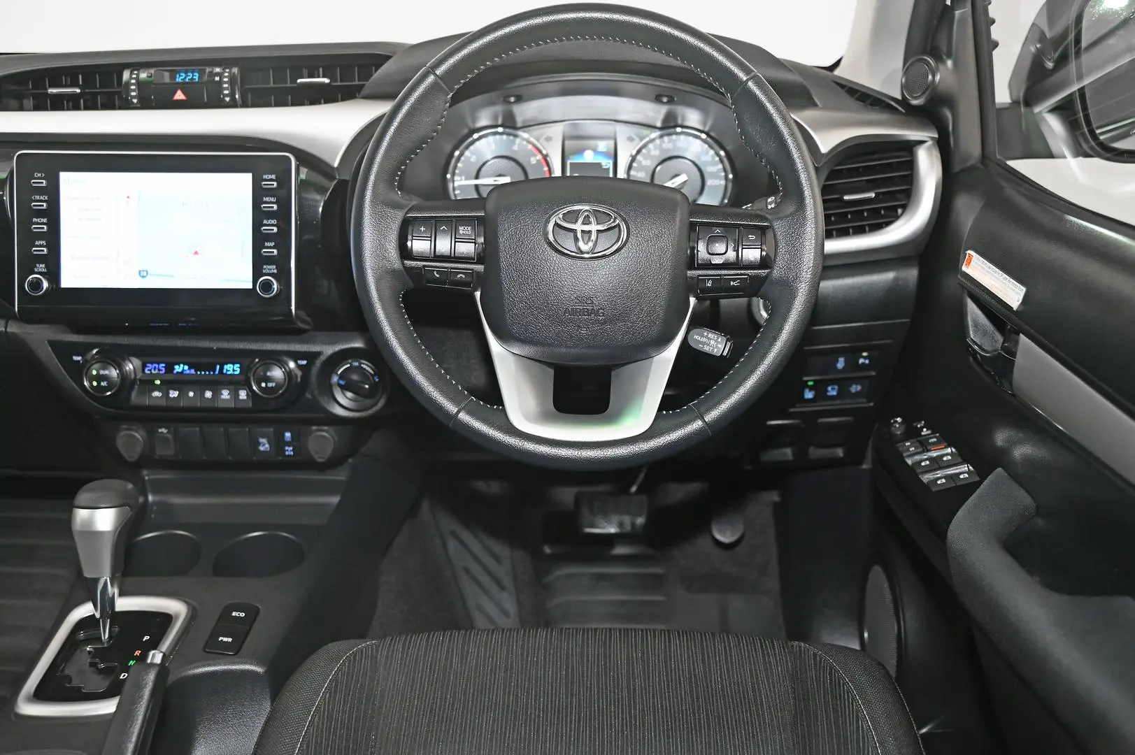 2023 Toyota Hilux Gallery Image 14