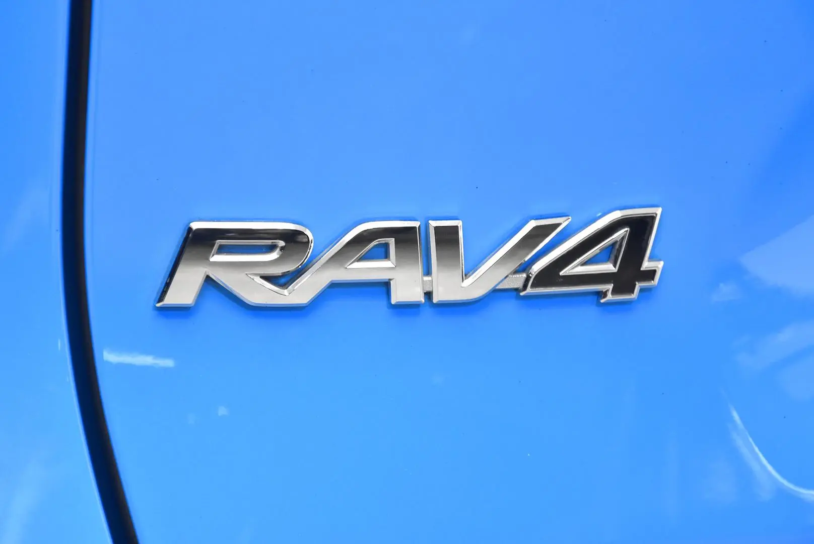 2019 Toyota RAV4 Gallery Image 7