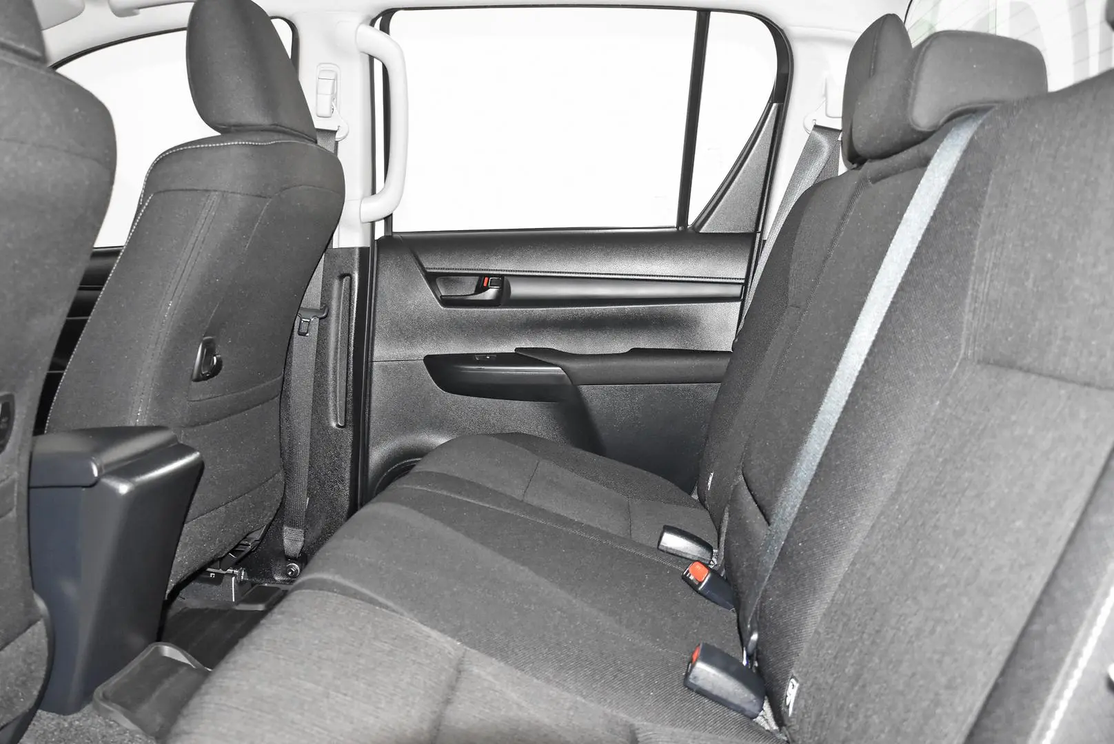2024 Toyota Hilux Gallery Image 19
