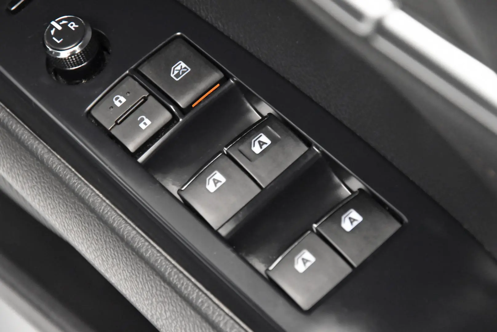 2017 Toyota Camry Gallery Image 9