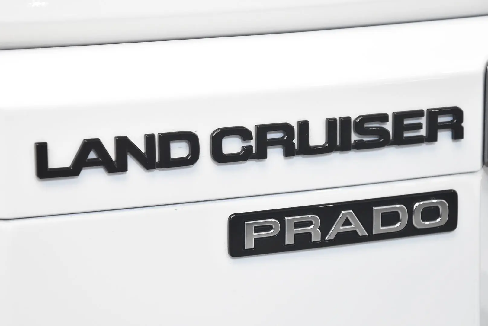 2025 Toyota Landcruiser Prado Gallery Image 7