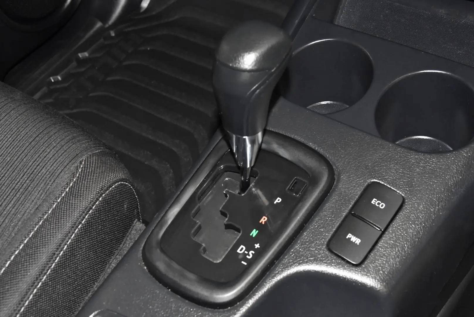 2023 Toyota Hilux Gallery Image 13