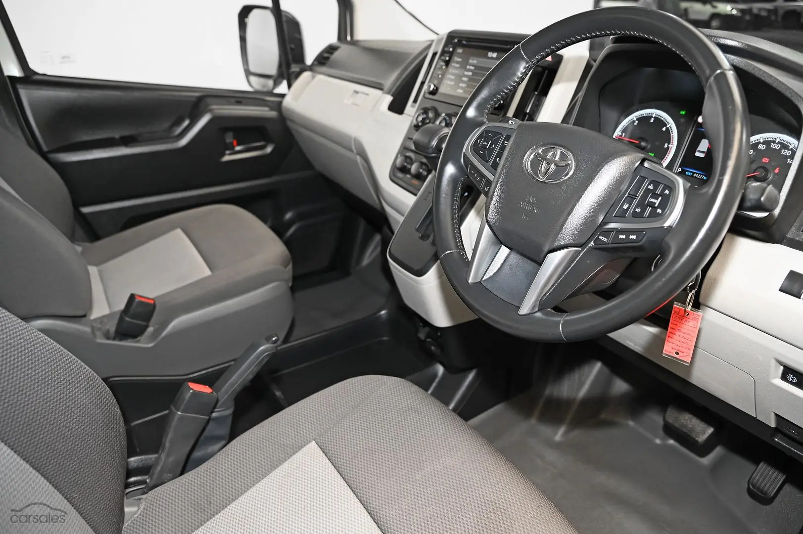 2020 Toyota Hiace Image 8