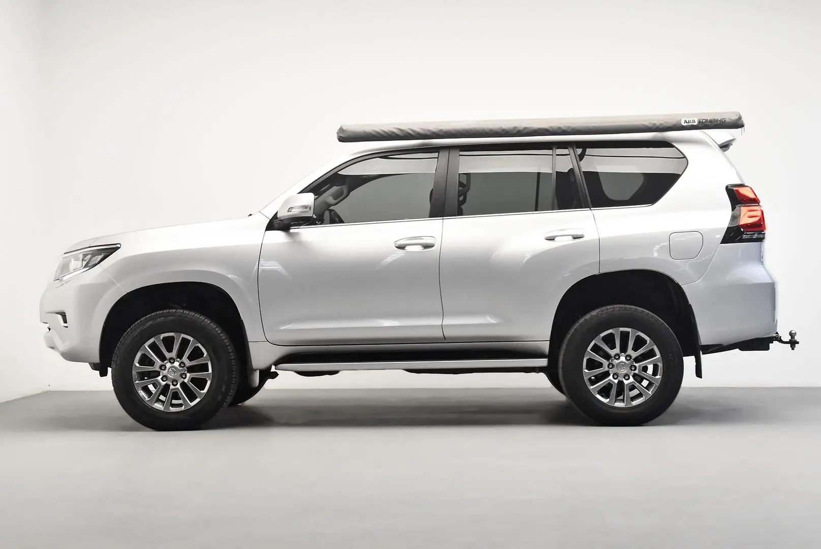 2019 Toyota Landcruiser Prado Gallery Image 4