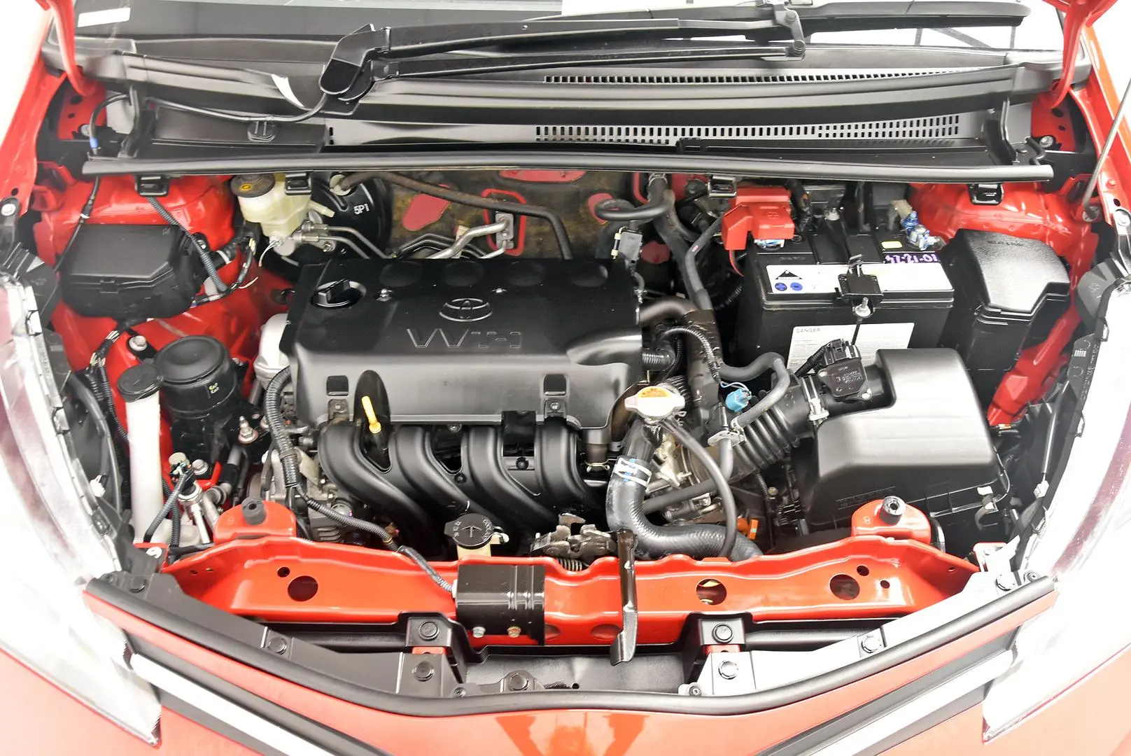 2016 Toyota Yaris Gallery Image 21