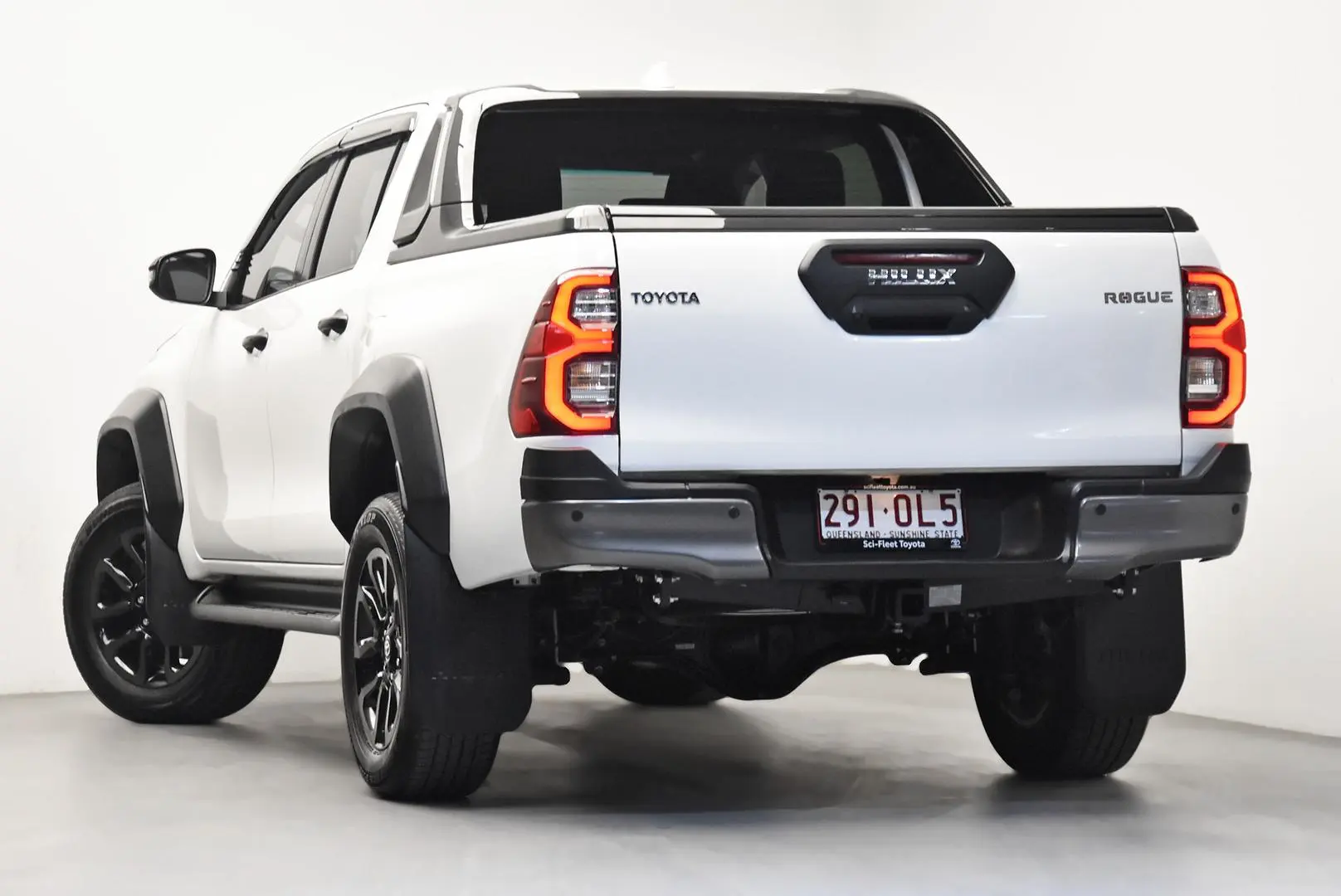 2023 Toyota Hilux Gallery Image 5