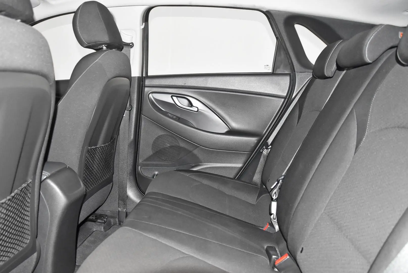 2017 Hyundai i30 Gallery Image 18