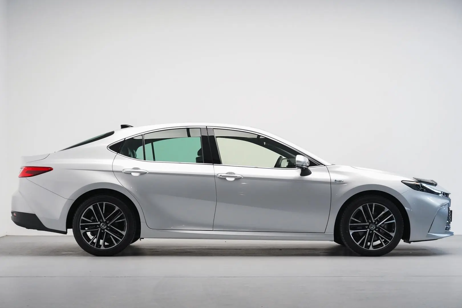 2024 Toyota Camry Gallery Image 3