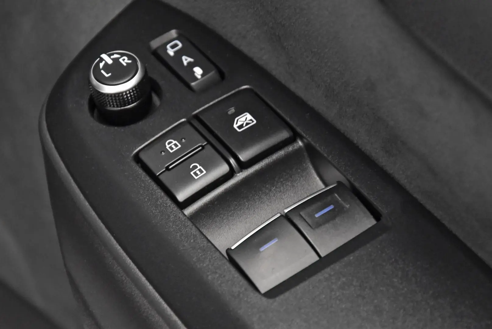 2021 Toyota Yaris Gallery Image 11