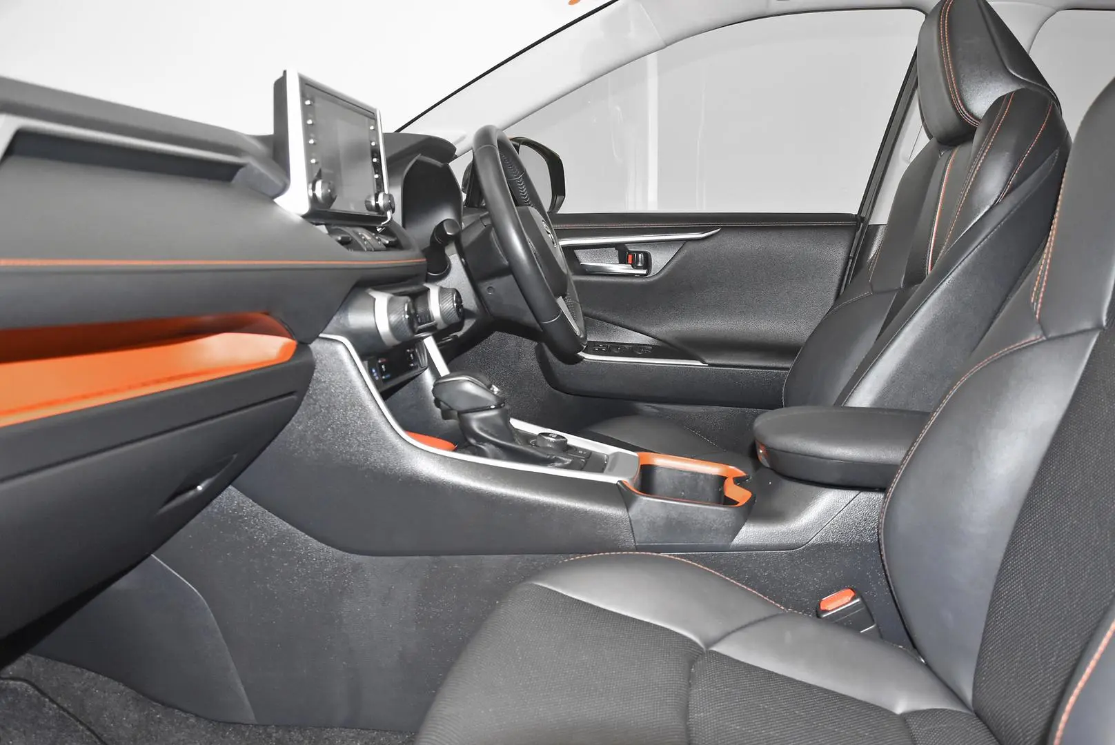 2021 Toyota RAV4 Gallery Image 18