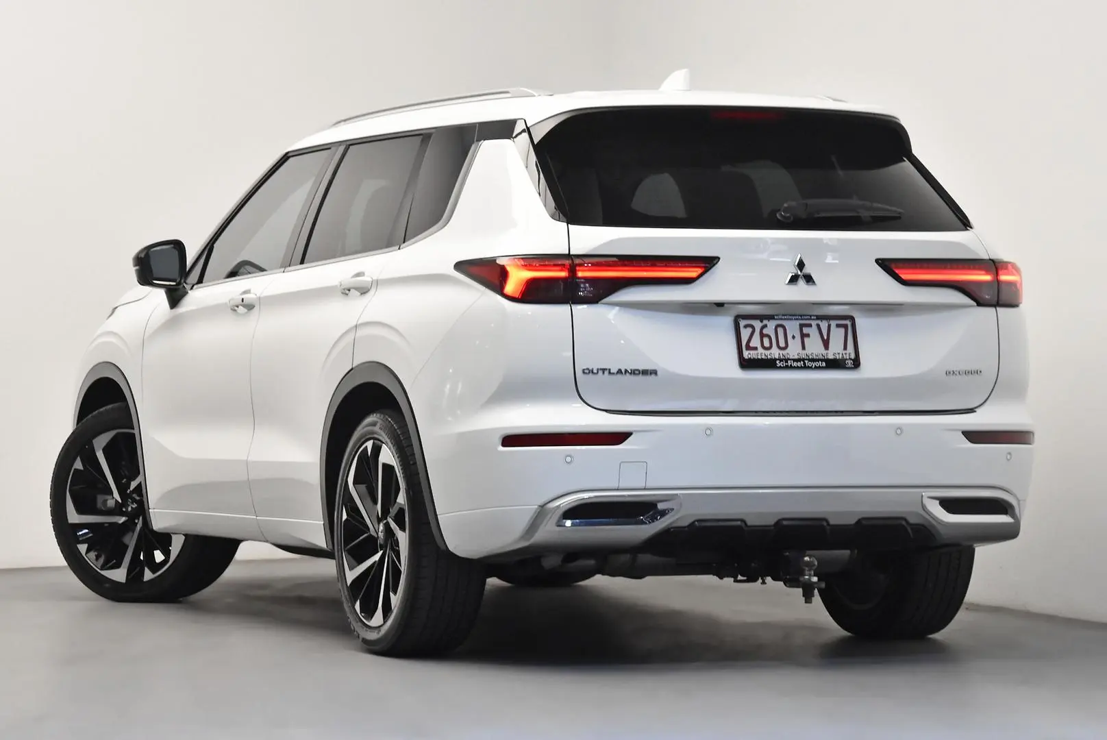 2022 Mitsubishi Outlander Gallery Image 5