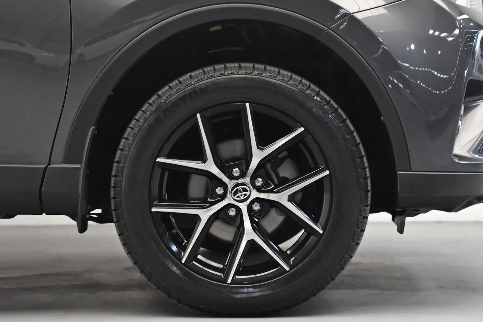 2017 Toyota RAV4 Gallery Image 22