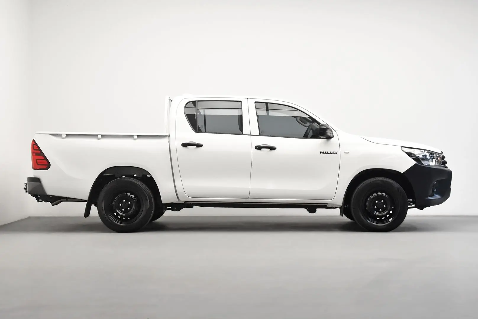 2025 Toyota Hilux Gallery Image 3