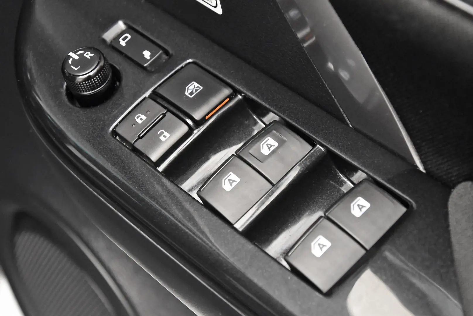 2022 Toyota Fortuner Gallery Image 8