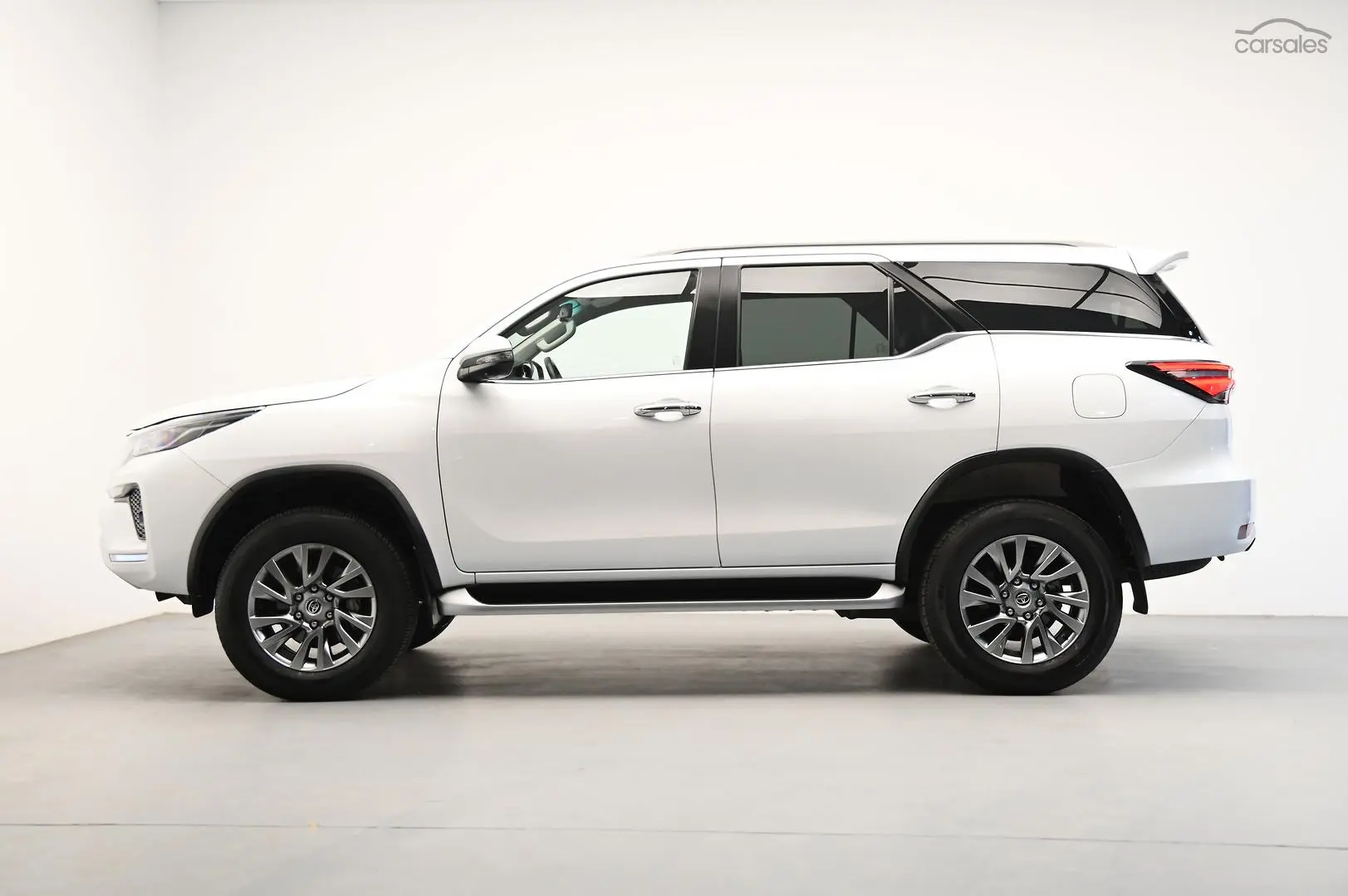 2023 Toyota Fortuner Image 4