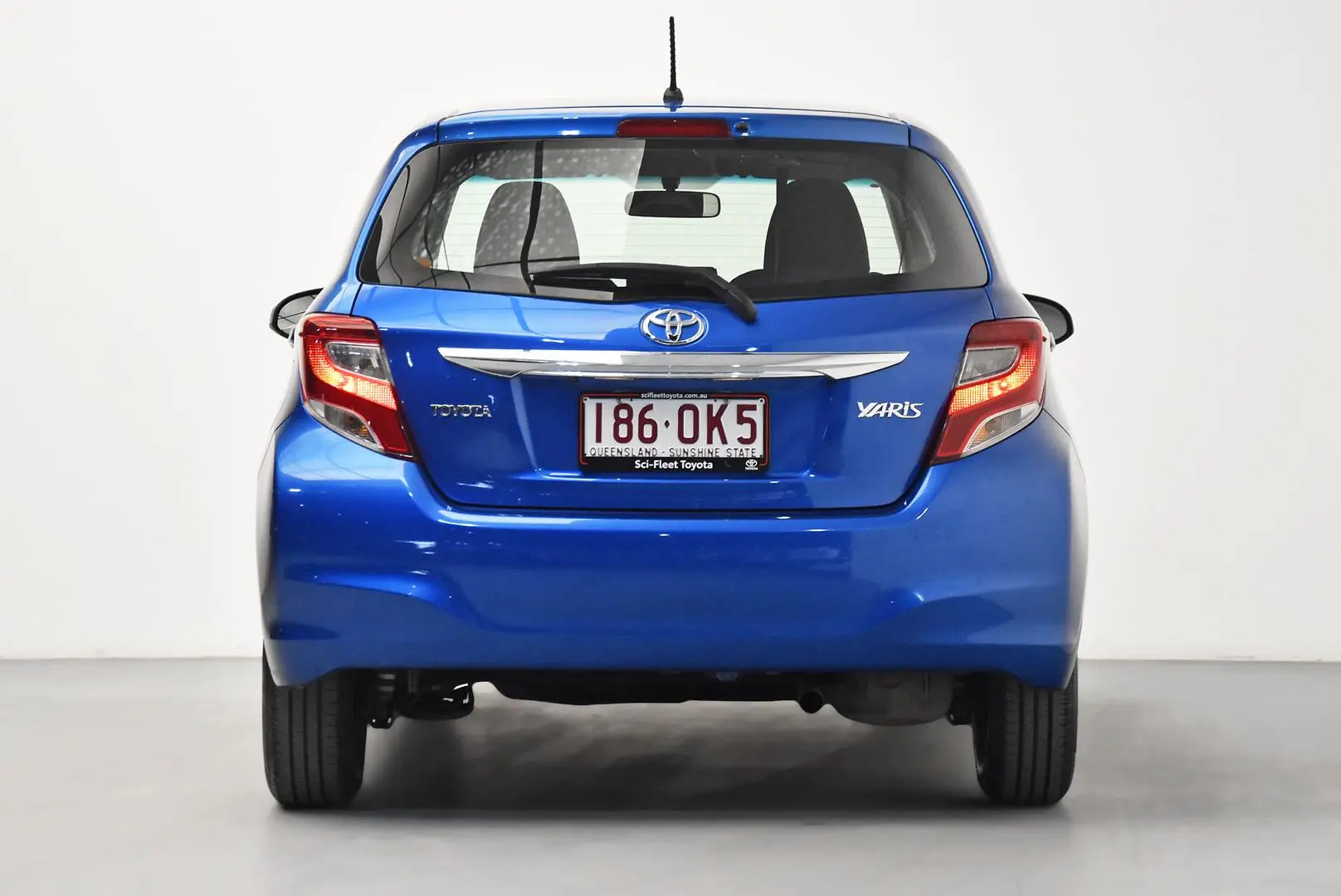 2015 Toyota Yaris Gallery Image 6