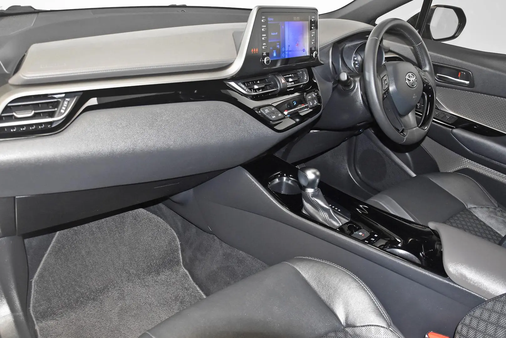 2020 Toyota C-HR Gallery Image 17