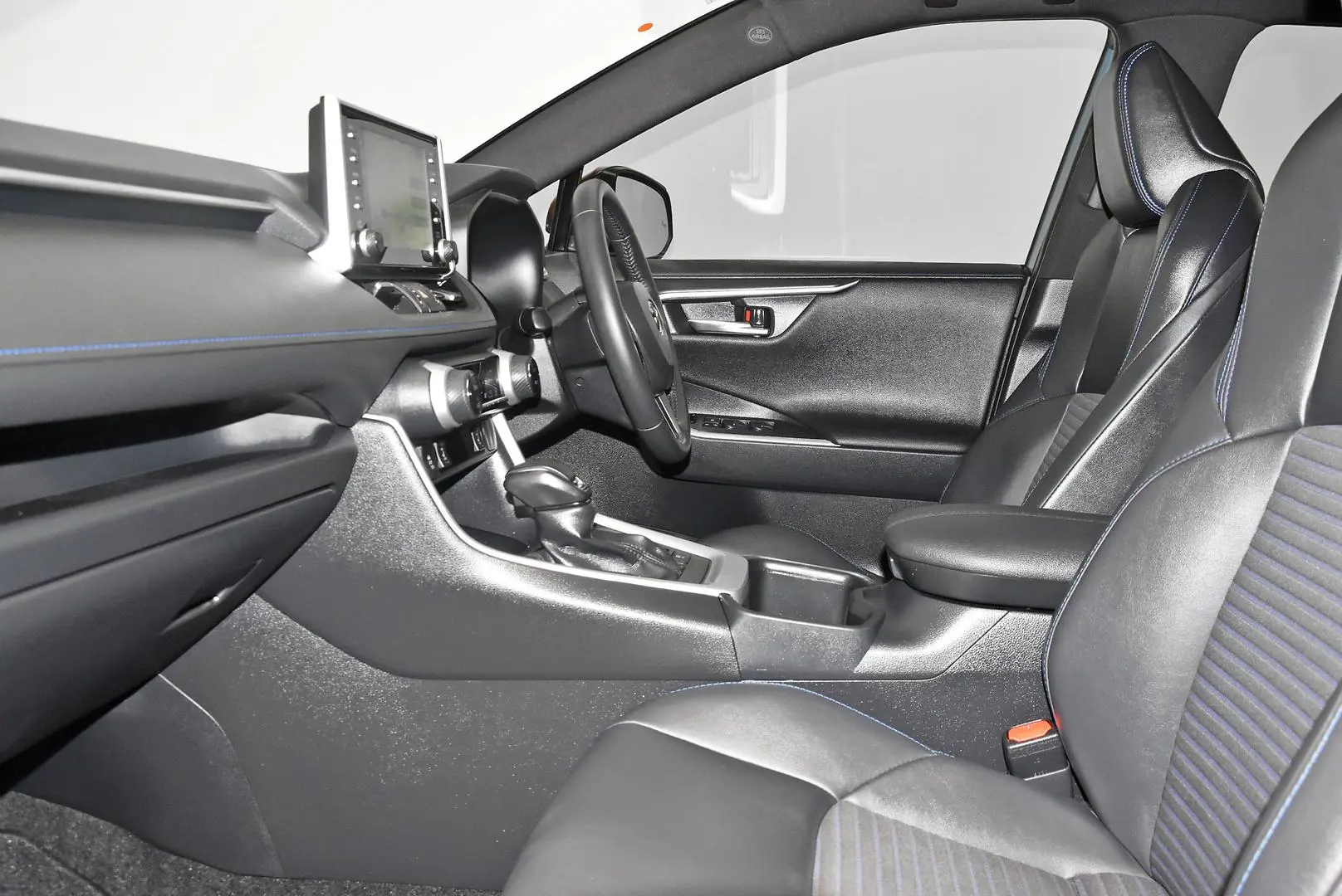 2022 Toyota RAV4 Gallery Image 18