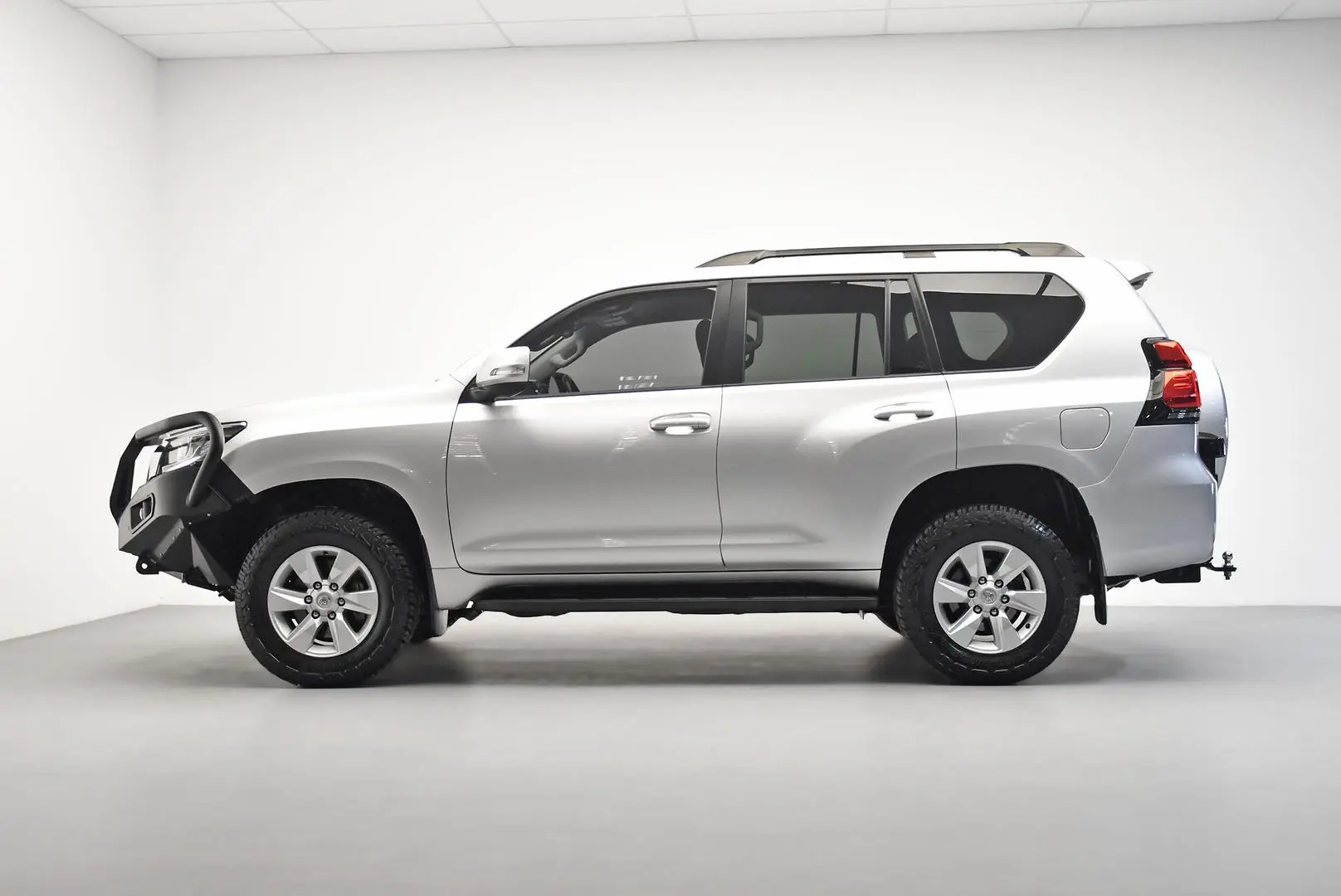 2020 Toyota Landcruiser Prado Gallery Image 4