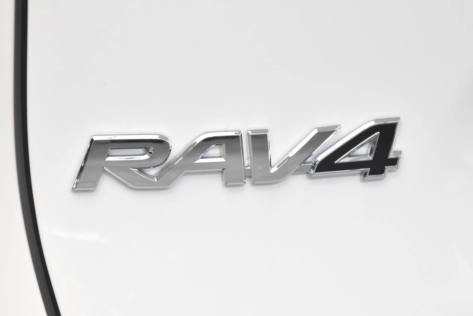 2025 Toyota RAV4 Gallery Image 7