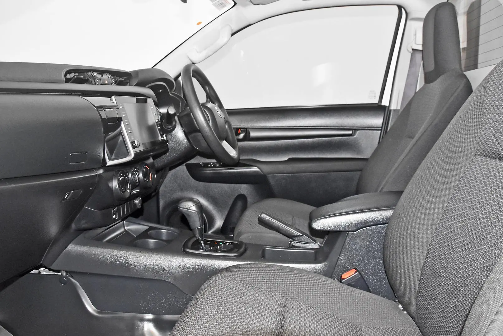 2023 Toyota Hilux Gallery Image 16