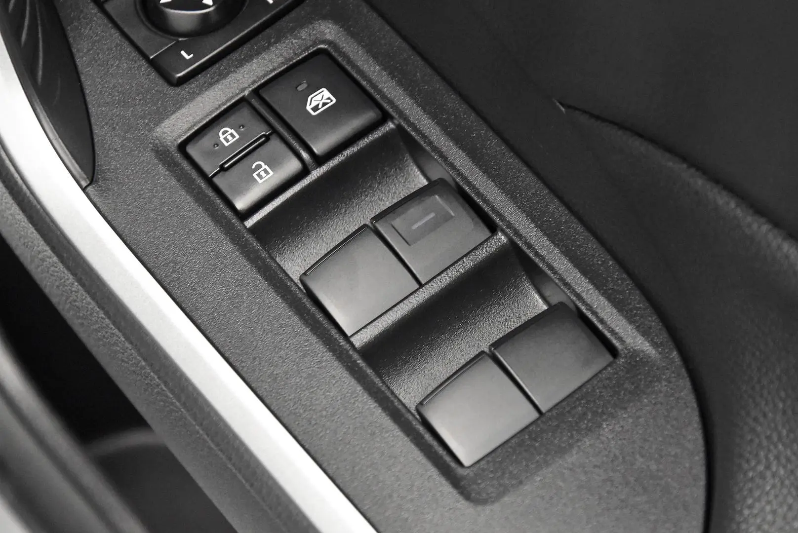 2025 Toyota RAV4 Gallery Image 10