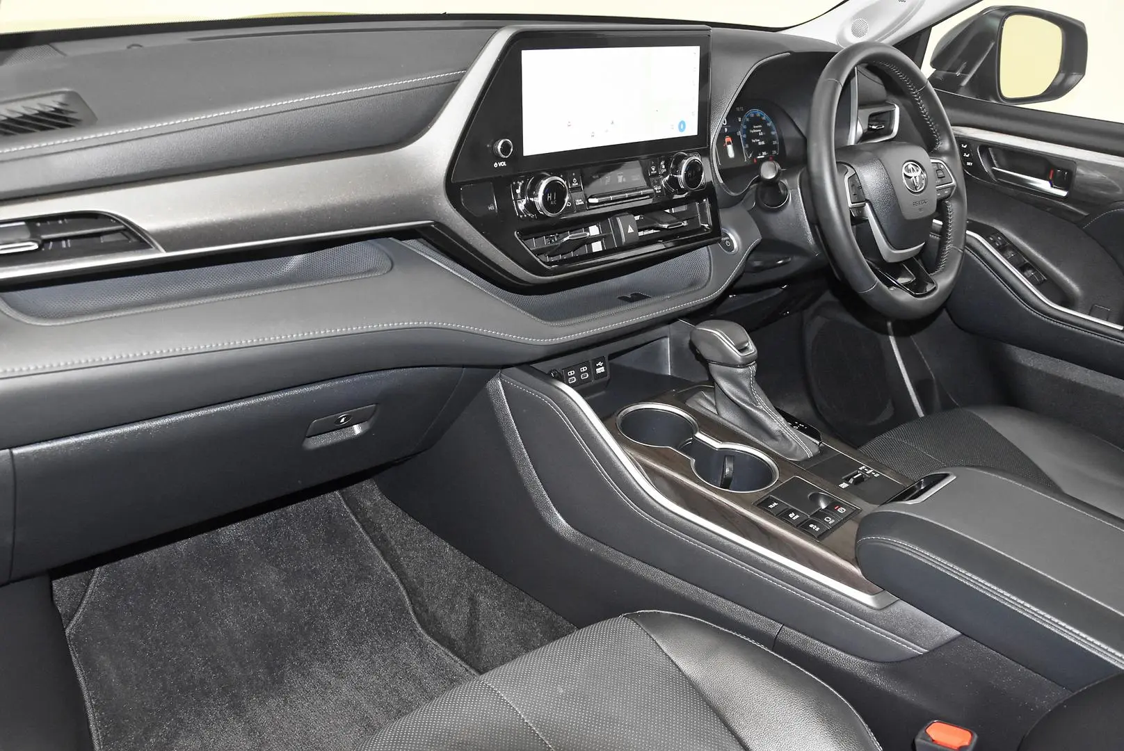 2024 Toyota Kluger Gallery Image 17