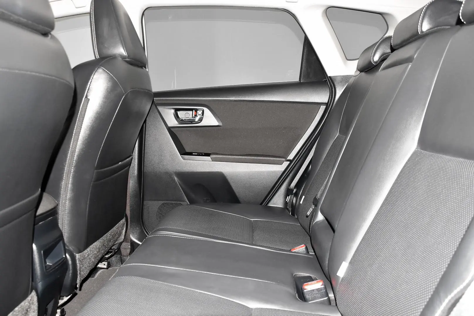 2014 Toyota Corolla Gallery Image 18