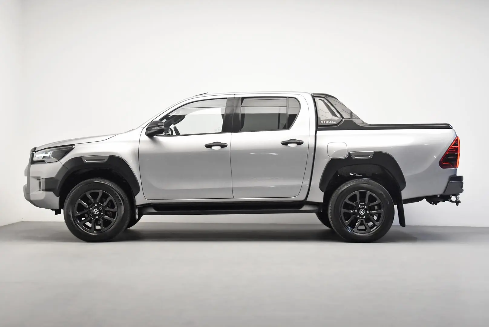 2021 Toyota Hilux Gallery Image 4