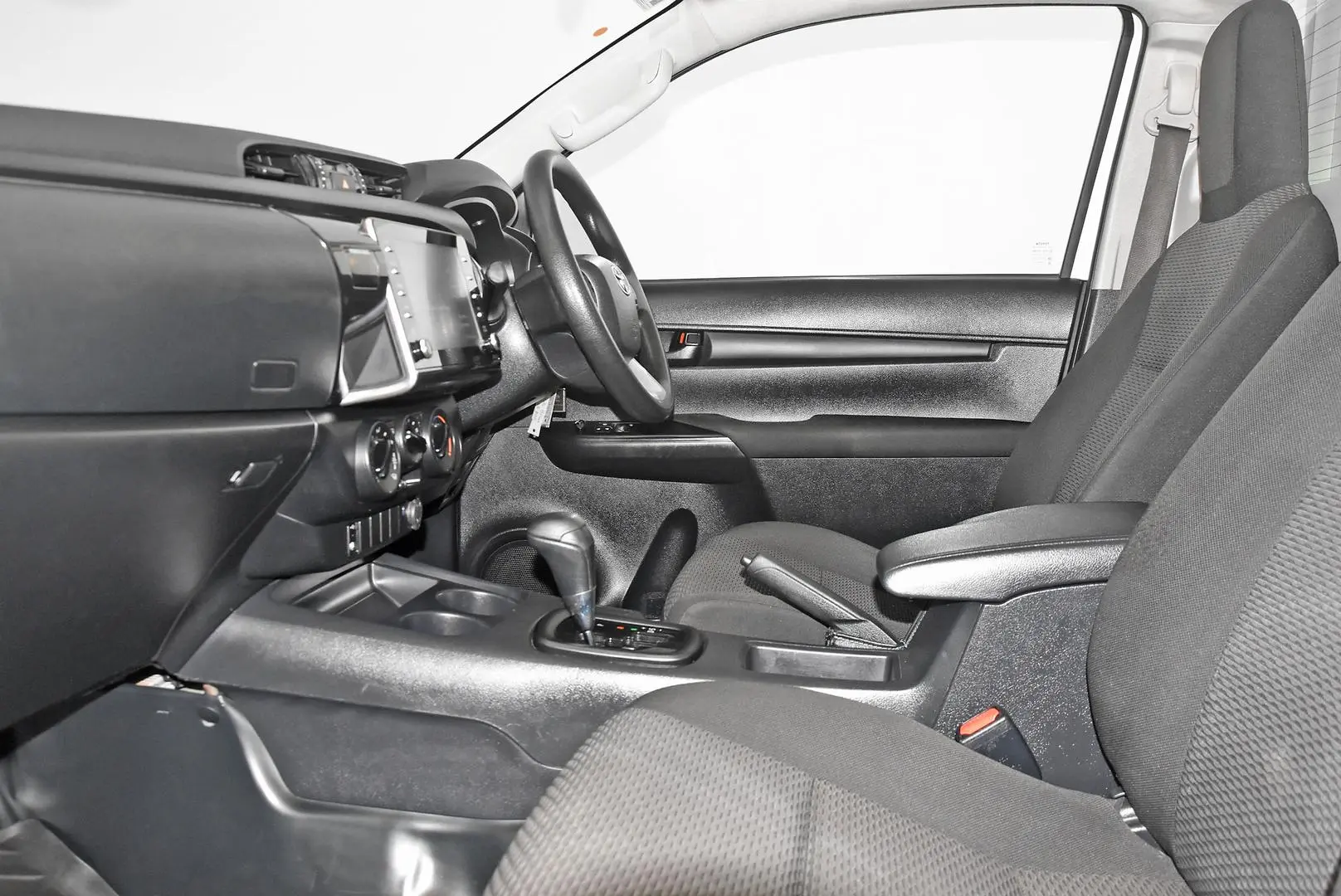 2021 Toyota Hilux Gallery Image 14