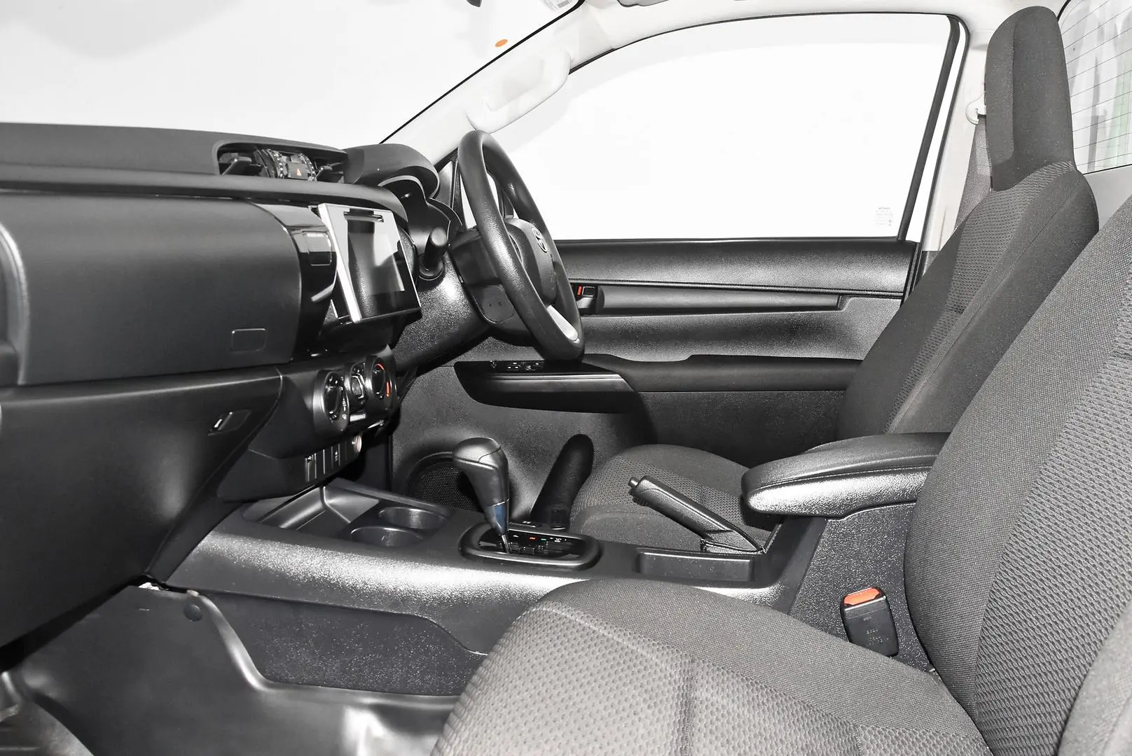 2020 Toyota Hilux Gallery Image 15