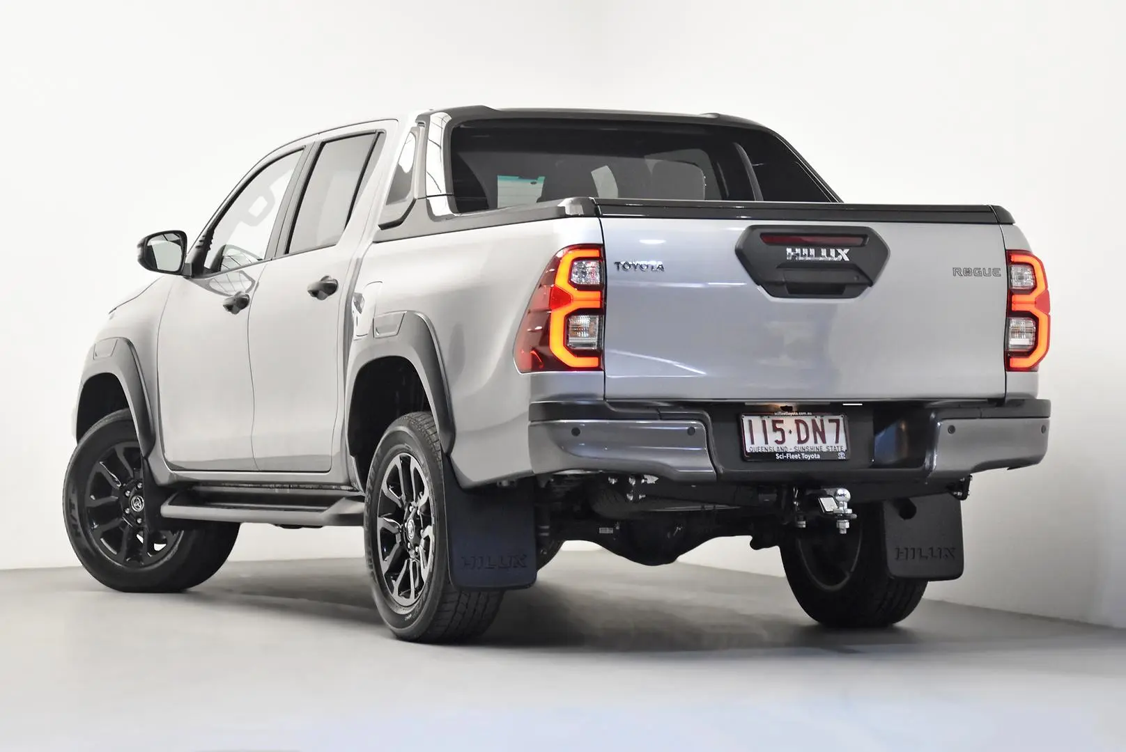 2021 Toyota Hilux Gallery Image 5
