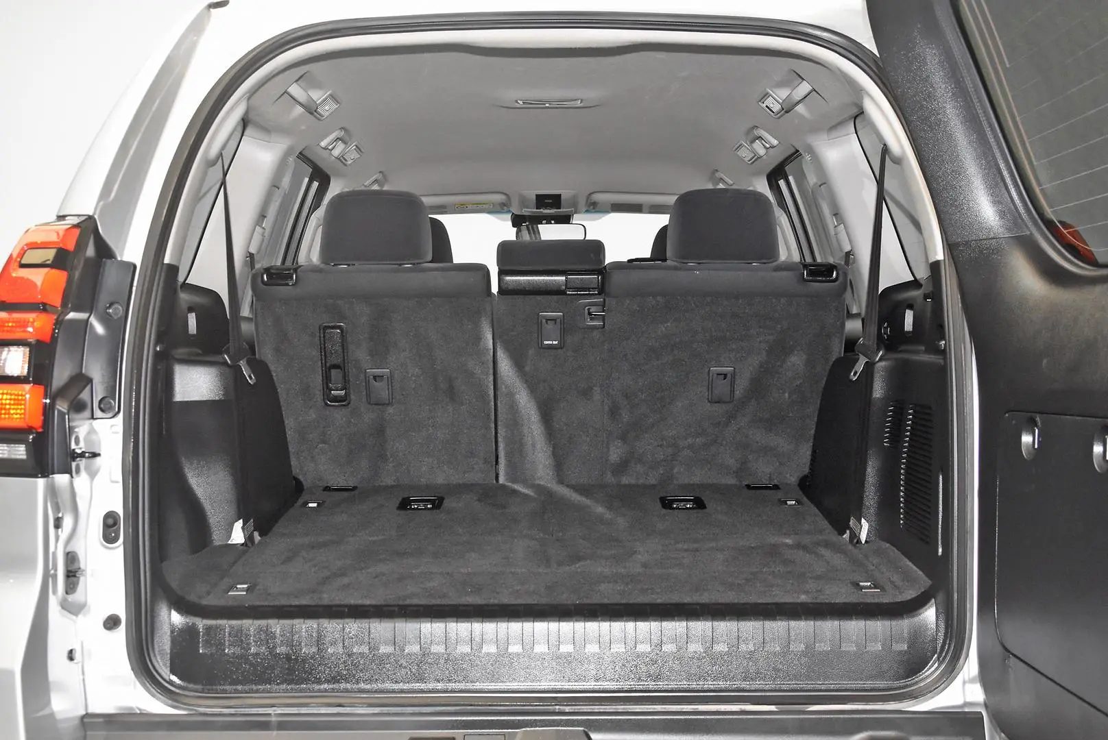 2023 Toyota Landcruiser Prado Gallery Image 19