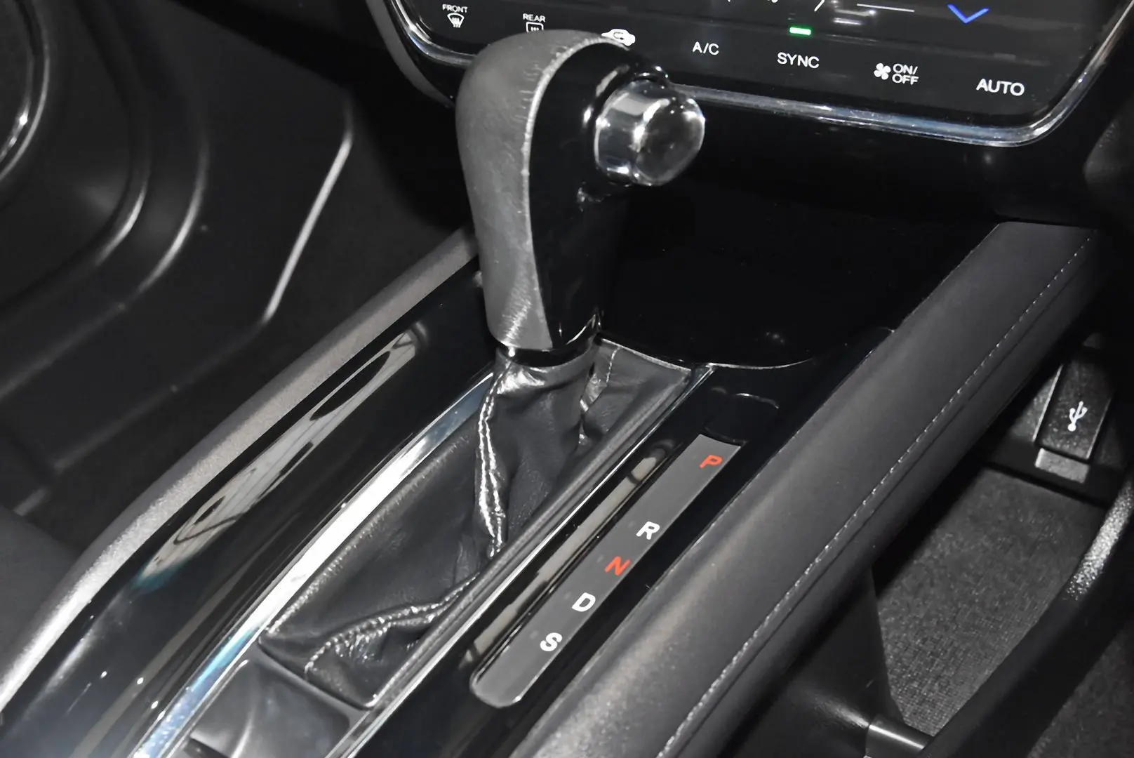 2016 Honda HR-V Gallery Image 13