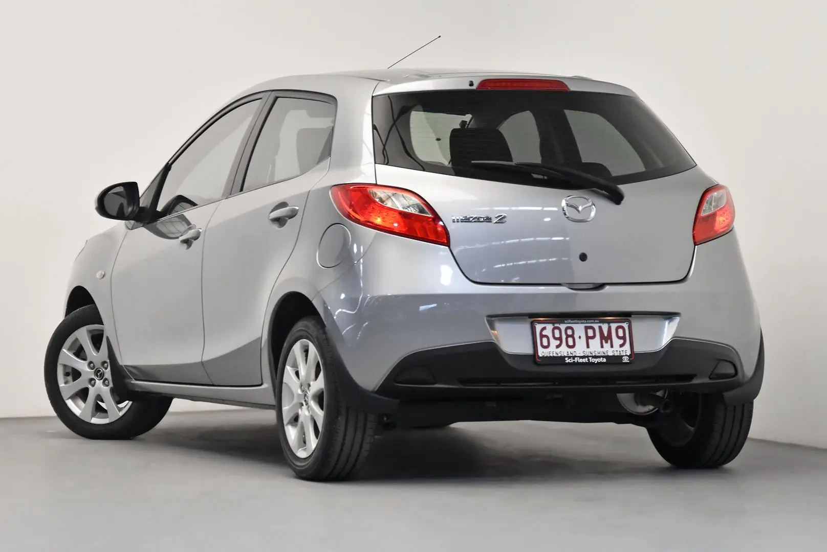 2014 Mazda 2 Gallery Image 5
