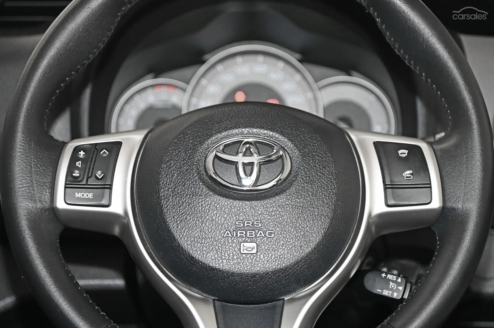 2016 Toyota Yaris Image 15