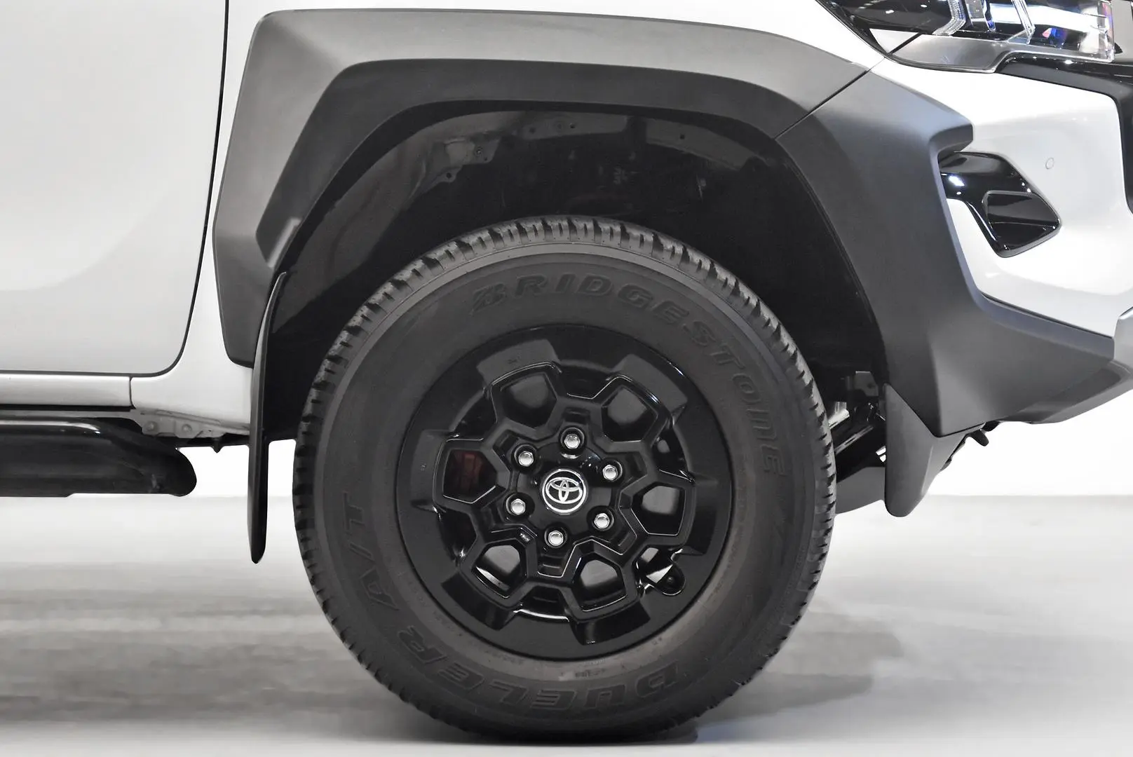 2025 Toyota Hilux Gallery Image 21