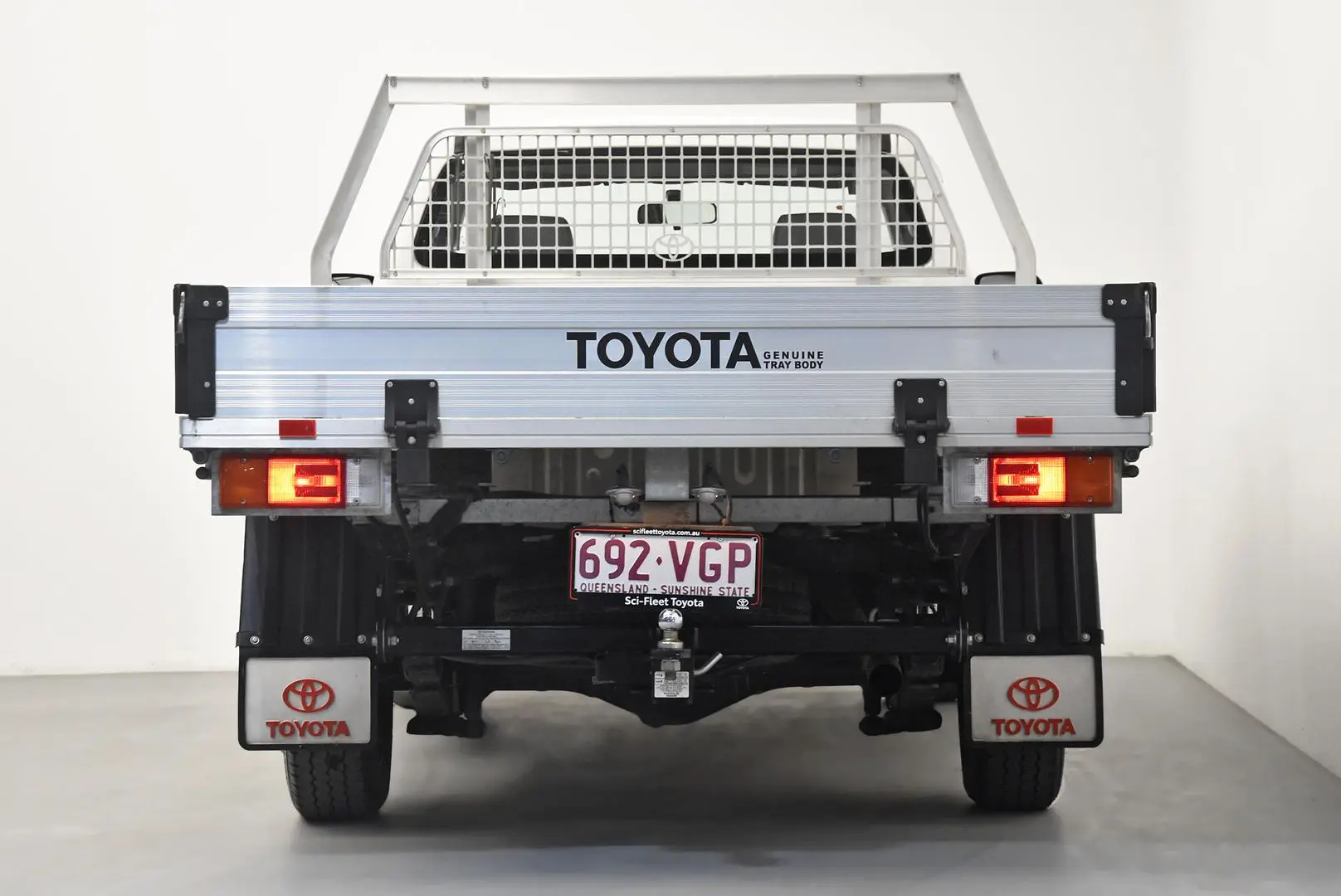 2014 Toyota Hilux Gallery Image 6